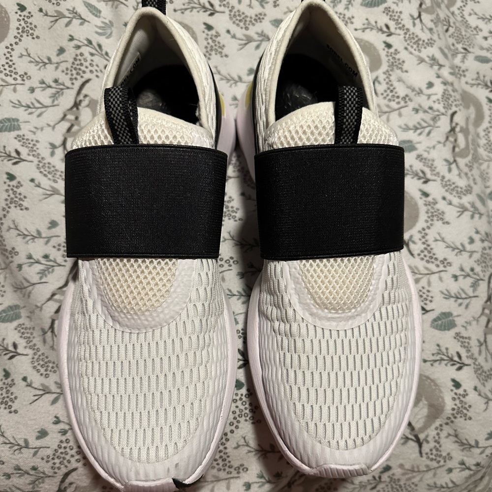Sorel women’s sneakers size 9 1/2